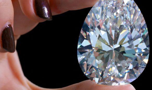 1.49亿！世界最大白钻重达228克拉：对称完美，呈梨形